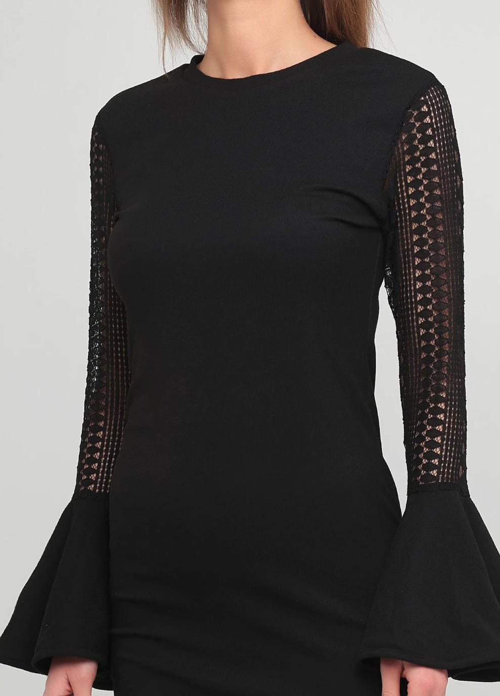 Черное коктейльное платье однотонное Mela London