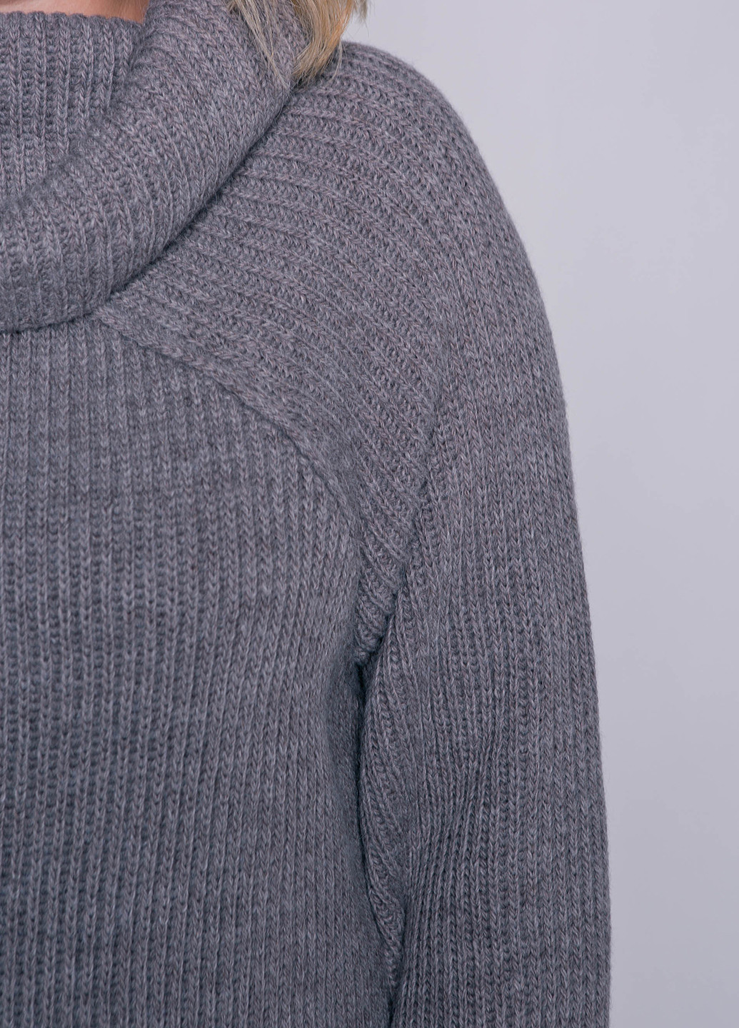 Серый зимний свитер Trand