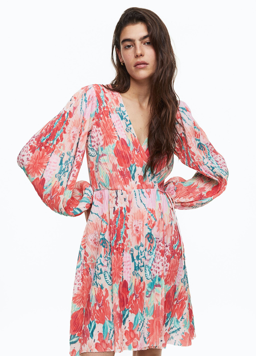 Комбинированное кэжуал платье на запах, плиссированное H&M с цветочным принтом