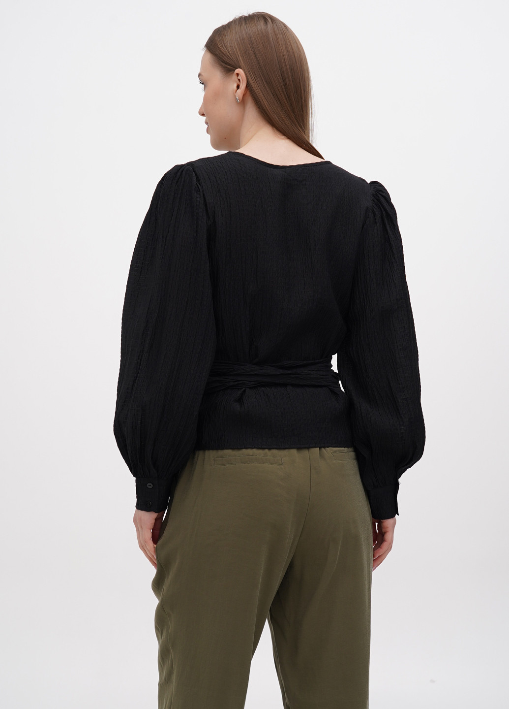 Чорна блуза на запах Moves