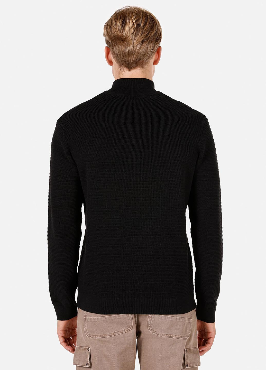 Черный демисезонный свитер Colin's