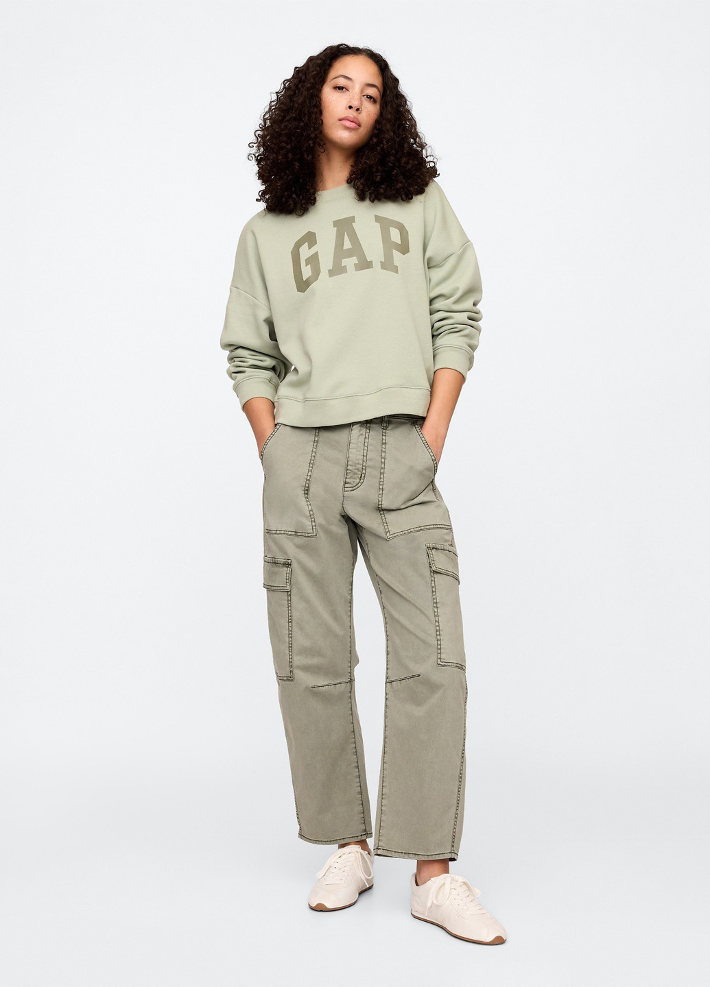 Зеленый свитшот Gap логотип без декора (336933316)