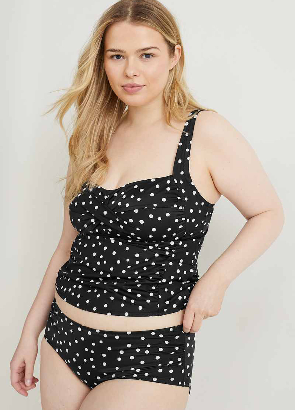 Черно-белые купальные трусики в горошек C&A
