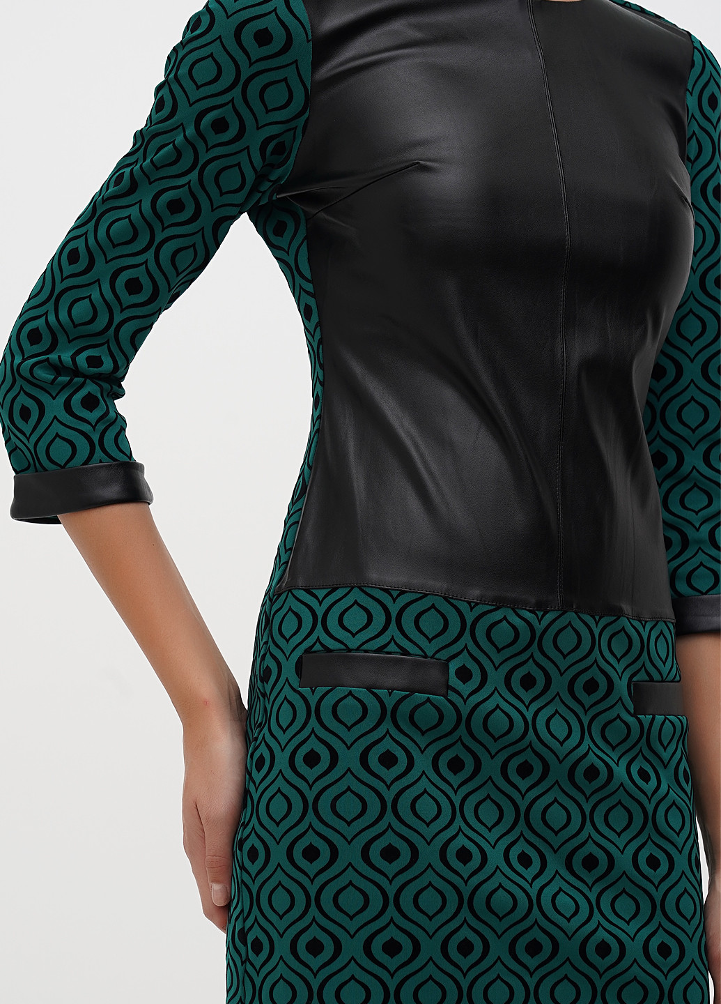 Зелена кежуал сукня Sassofono з абстрактним візерунком