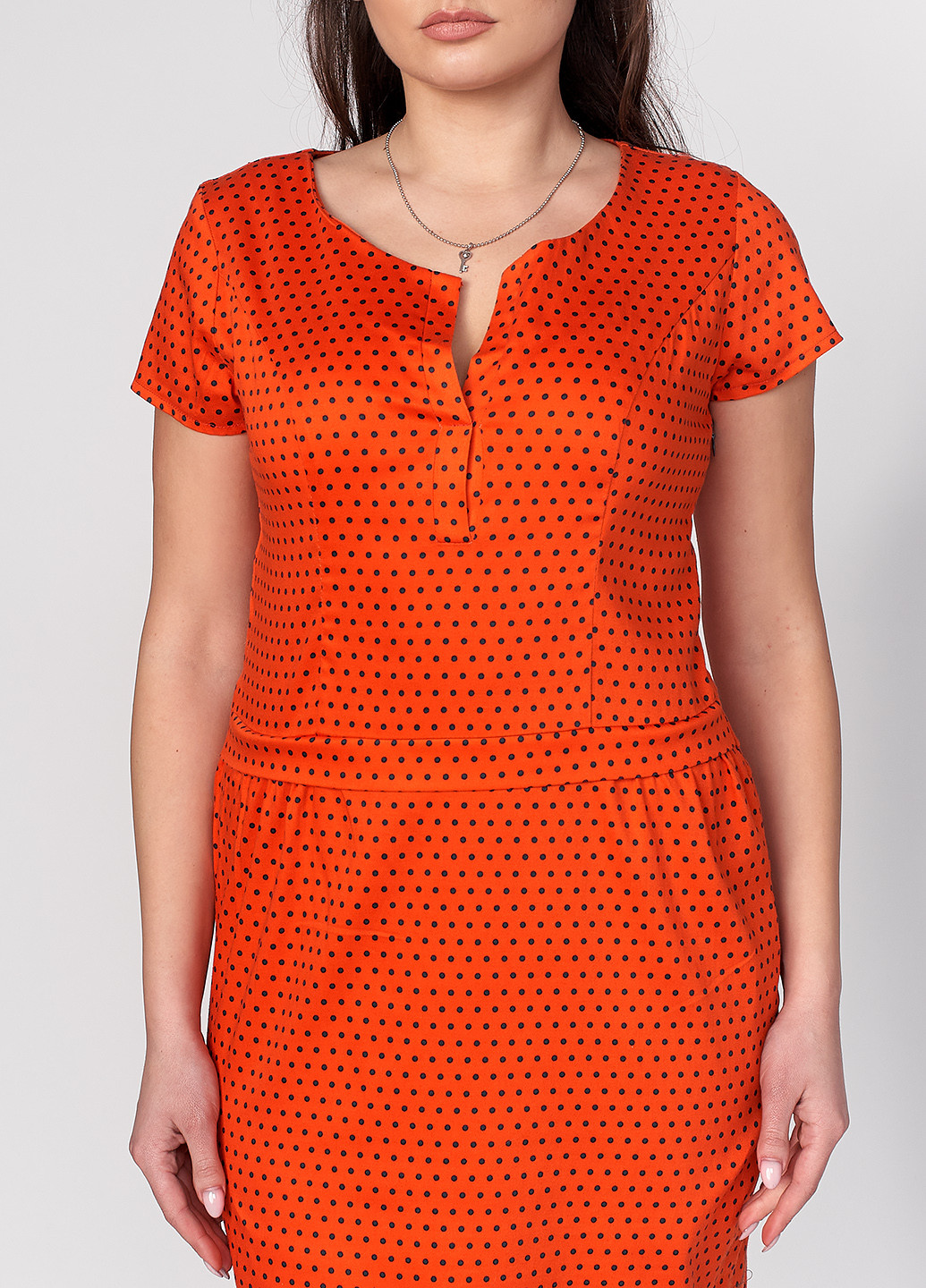Оранжевое кэжуал платье футляр Ut в горошек
