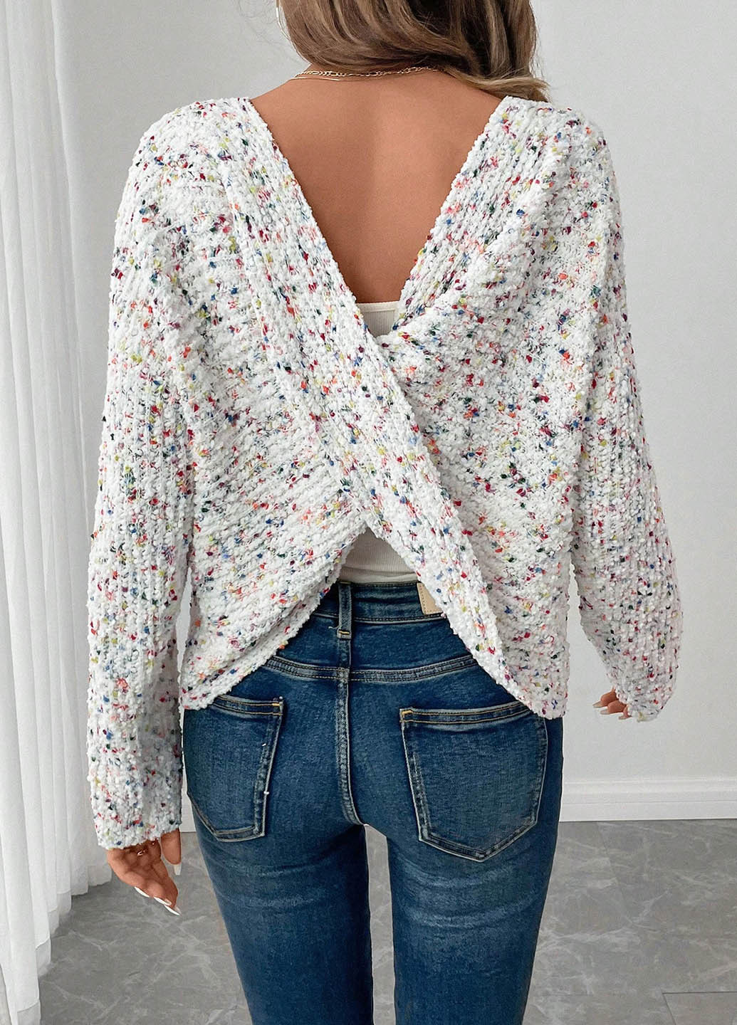 Білий демісезонний светр SHEIN