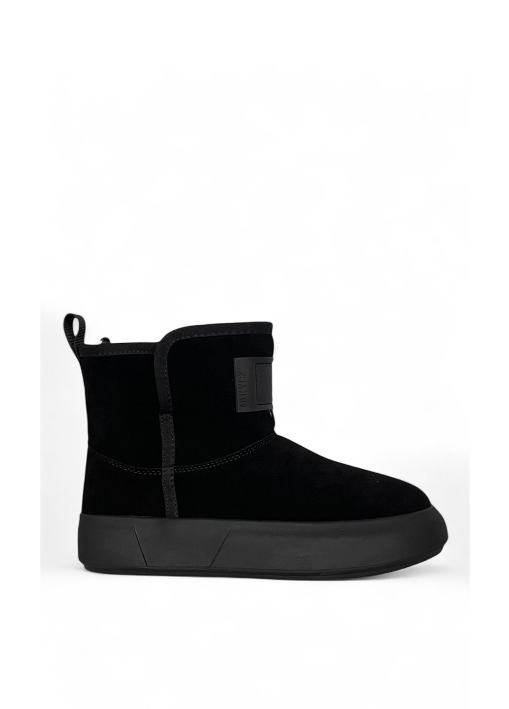 Черные зимние полусапоги Melanda.M