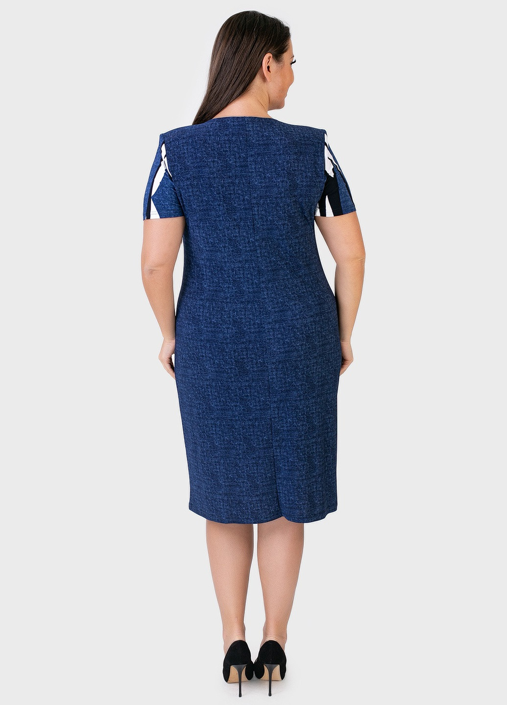 Синее кэжуал платье трикотажное синее art 00021 BABOCHKA XL Collection с абстрактным узором