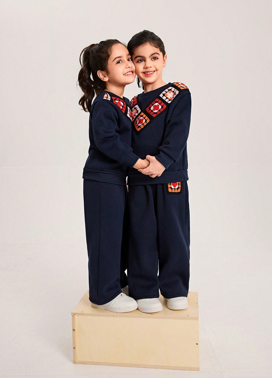 Темно-синий демисезонный костюм (свитшот, брюки) брючный SHEIN