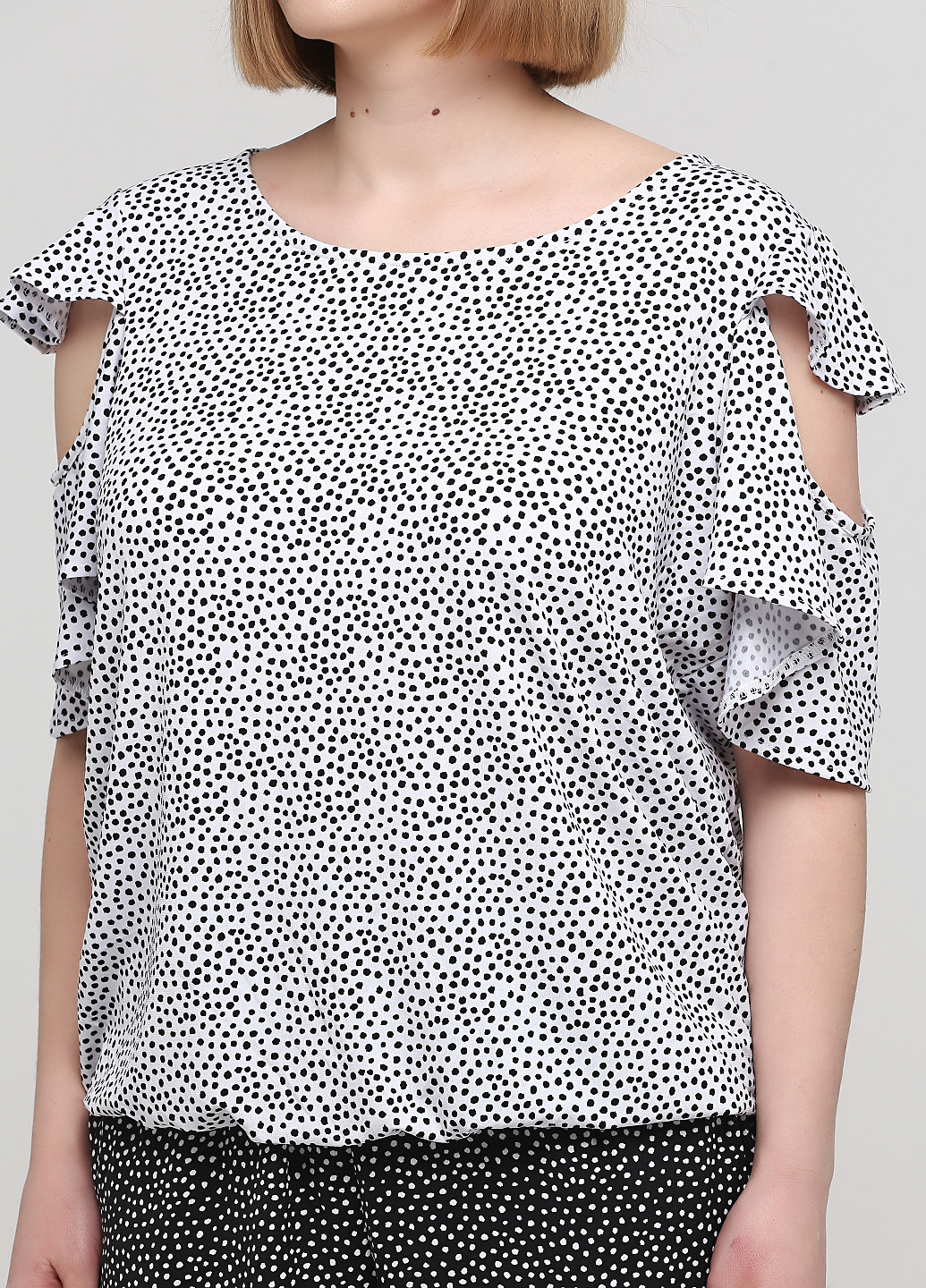 Черно-белая летняя блуза Avon