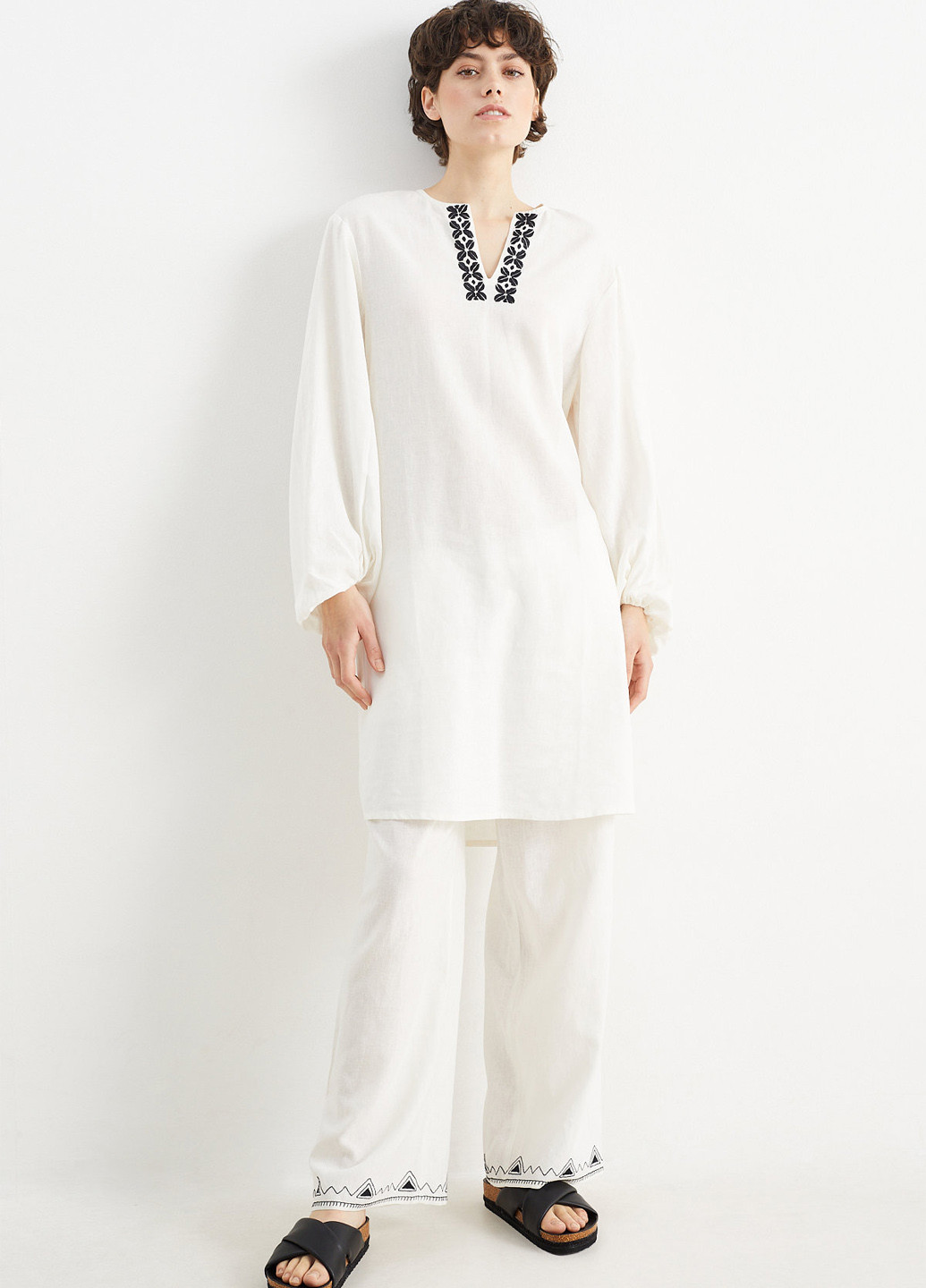 Білий кежуал сукня C&A однотонна