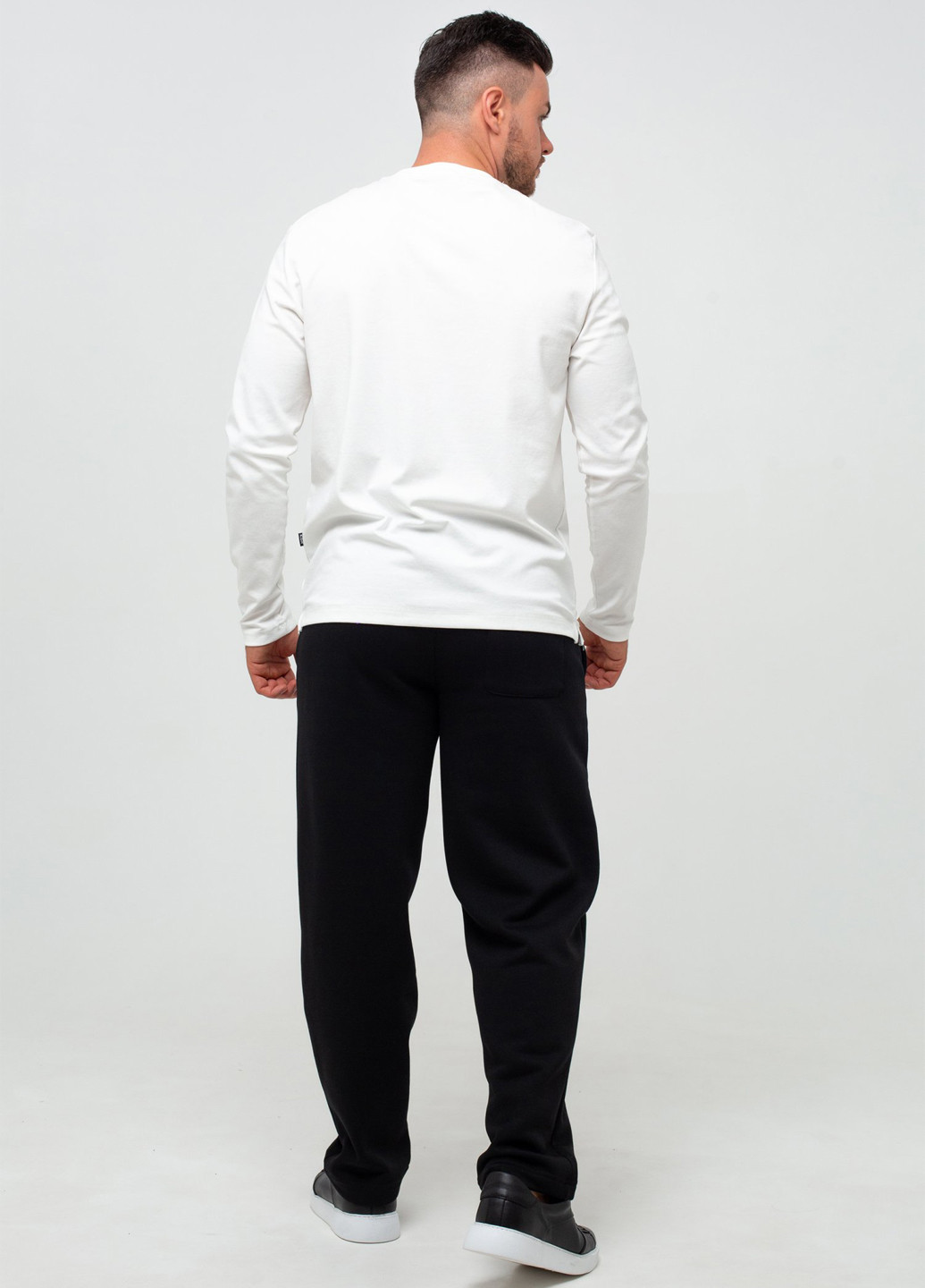 Черные спортивные, кэжуал демисезонные прямые брюки K.O.R