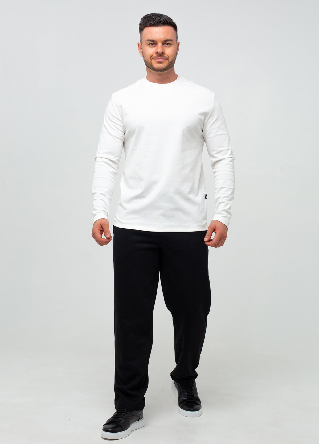 Черные спортивные, кэжуал демисезонные прямые брюки K.O.R