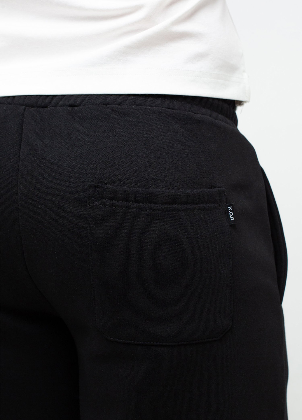 Черные спортивные, кэжуал демисезонные прямые брюки K.O.R