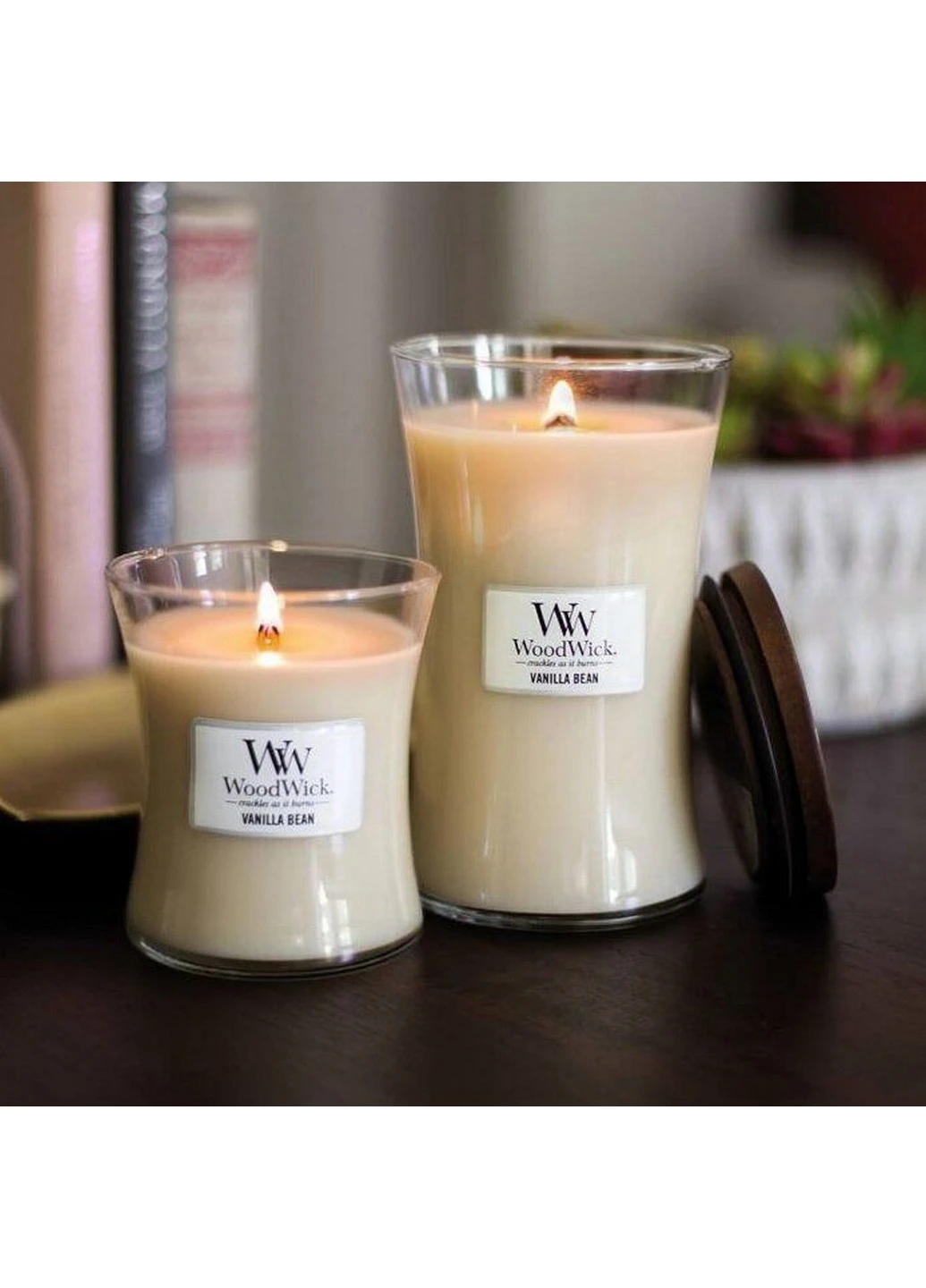 Ароматична свічка з ароматом чистої ванілі Medium Vanilla Bean 275 г WoodWick (227513979)
