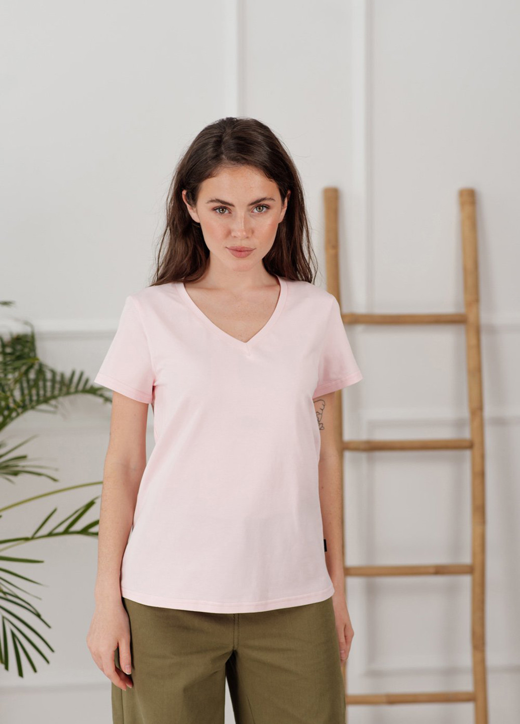 Светло-розовая летняя футболка Azuri