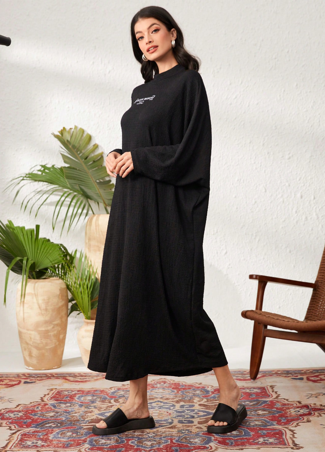 Черное кэжуал платье оверсайз SHEIN однотонное