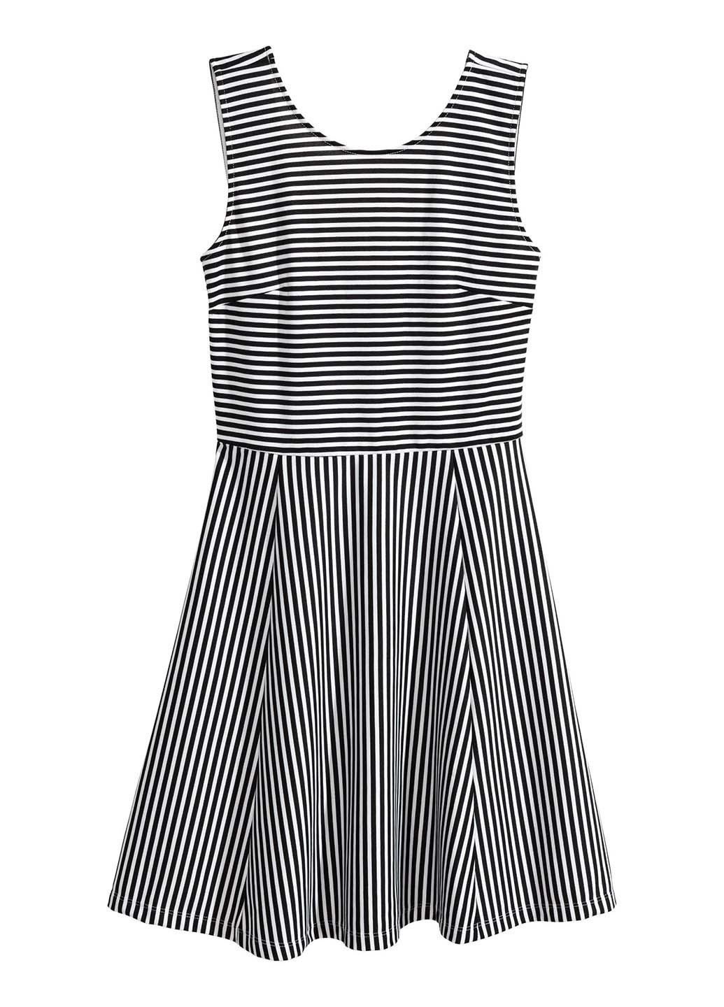 Черно-белое откровенный платье клеш H&M в полоску