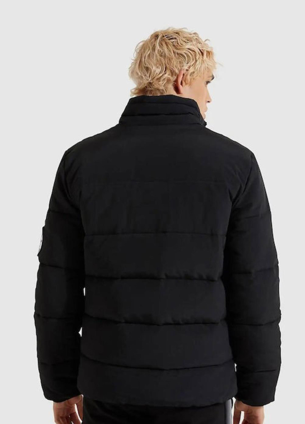 Чорна демісезонна куртка shr12789-011 Ellesse NEBULA PADDED