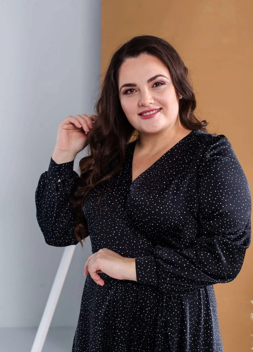 Чорна вечірня плаття на запах JadFashion в горошок