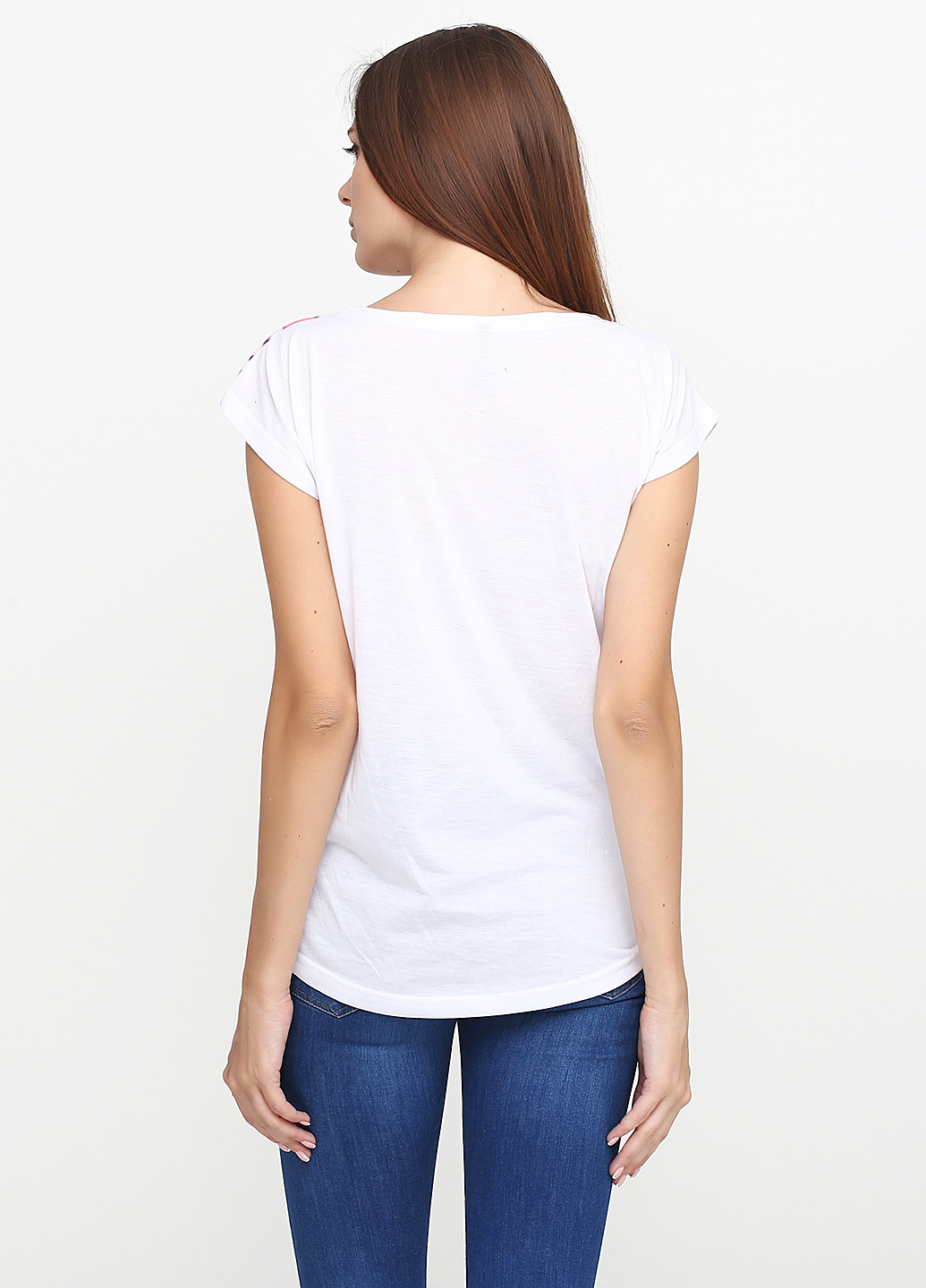 Белая летняя футболка Яavin