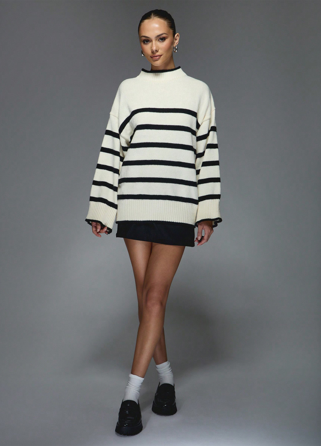 Чорно-білий демісезонний светр SHEIN