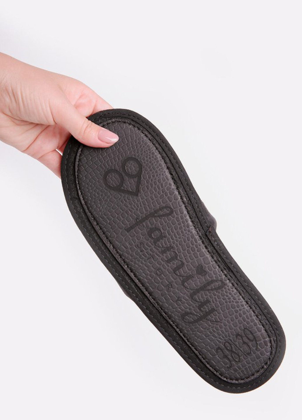 Черные тапочки Family Story