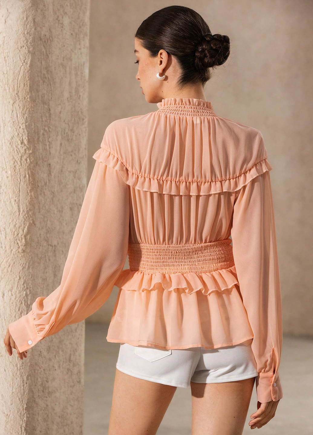 Персиковая блуза с баской SHEIN