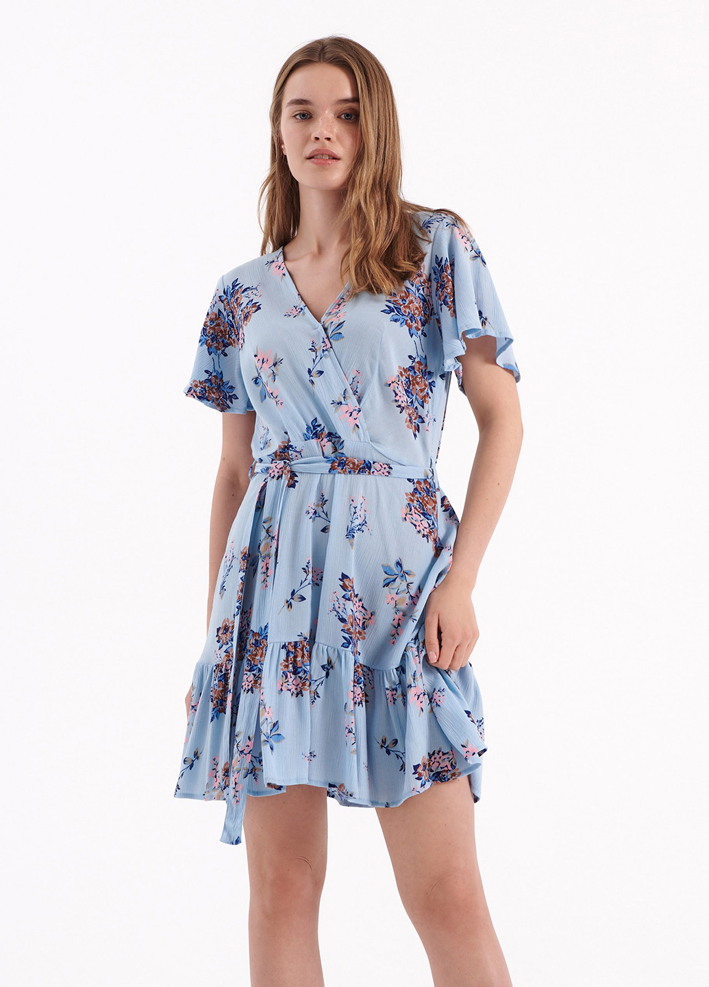 Блакитна кежуал сукня на запах House з квітковим принтом