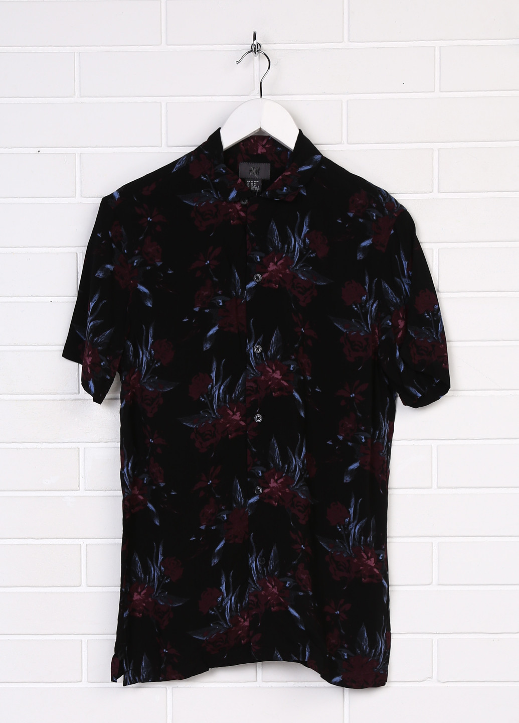 Черная кэжуал рубашка с цветами H&M с коротким рукавом
