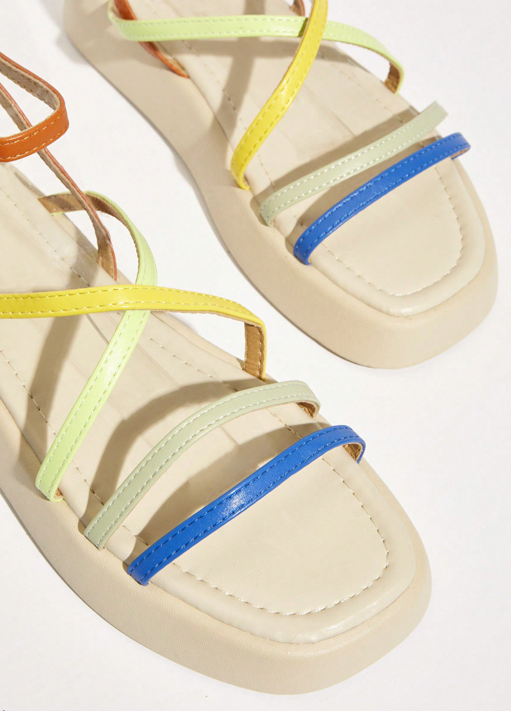 Комбинированные босоножки SHEIN с ремешком