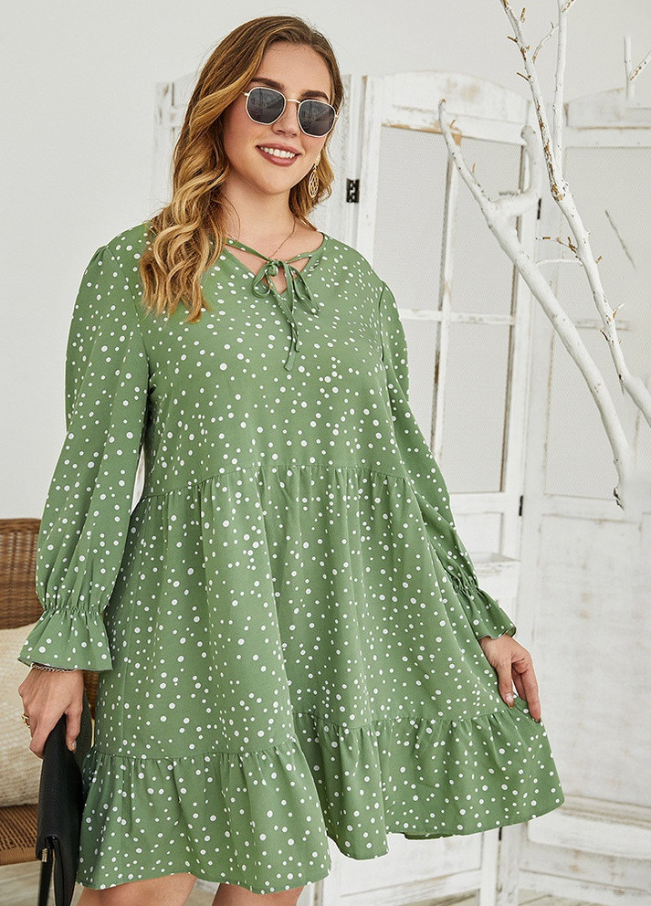 Зеленое кэжуал платье женское с пышной юбкой white circles Berni Fashion PLUS в горошек