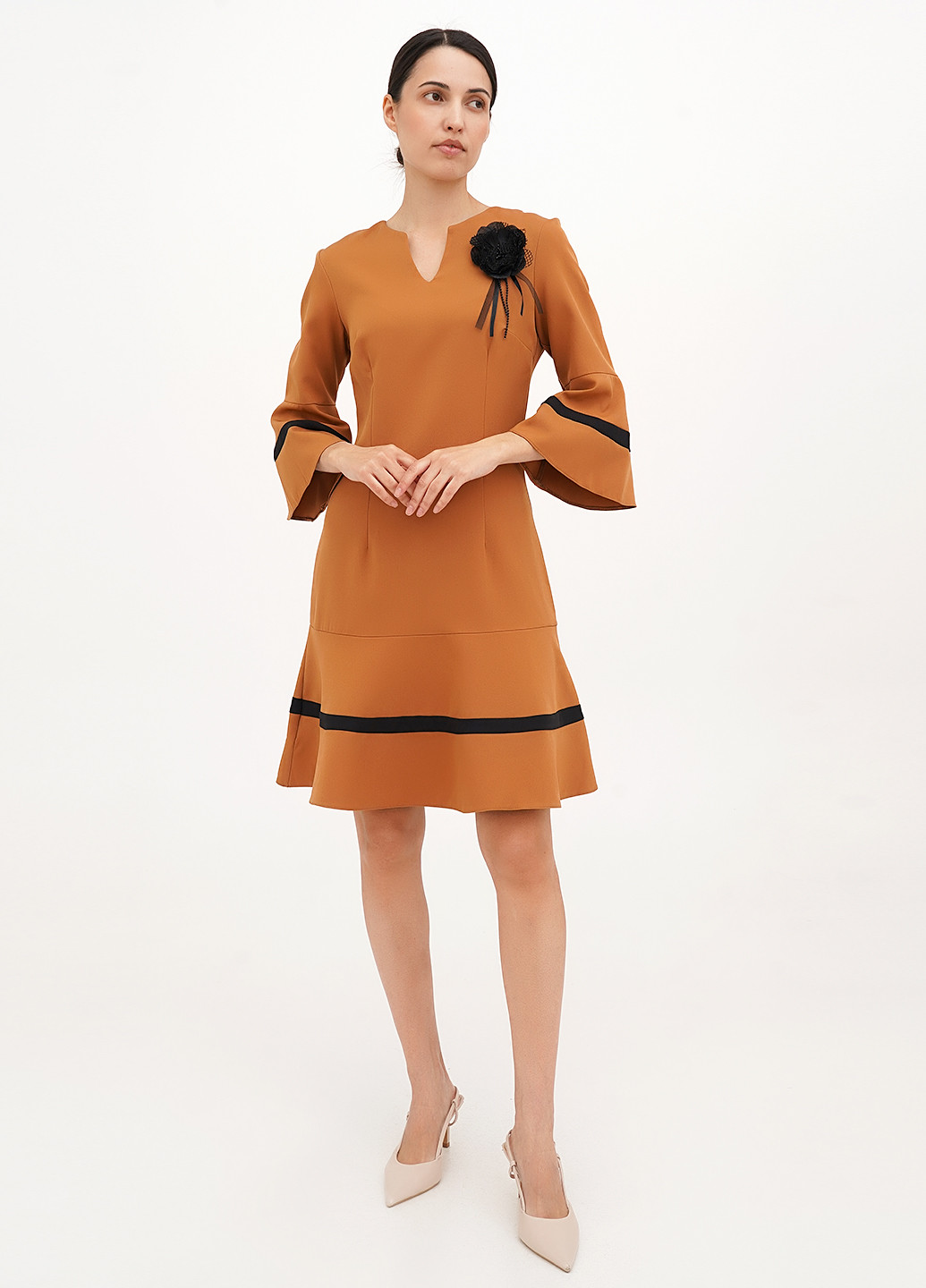 Коричневое кэжуал платье а-силуэт Vicolo однотонное