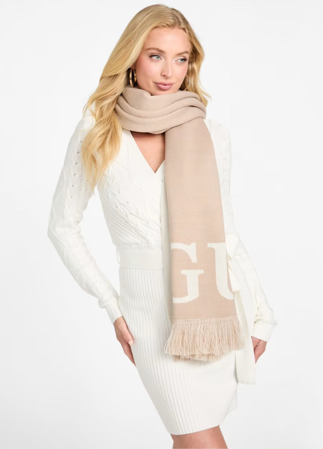 Бежевый зимний комплект (шапка, шарф) Guess