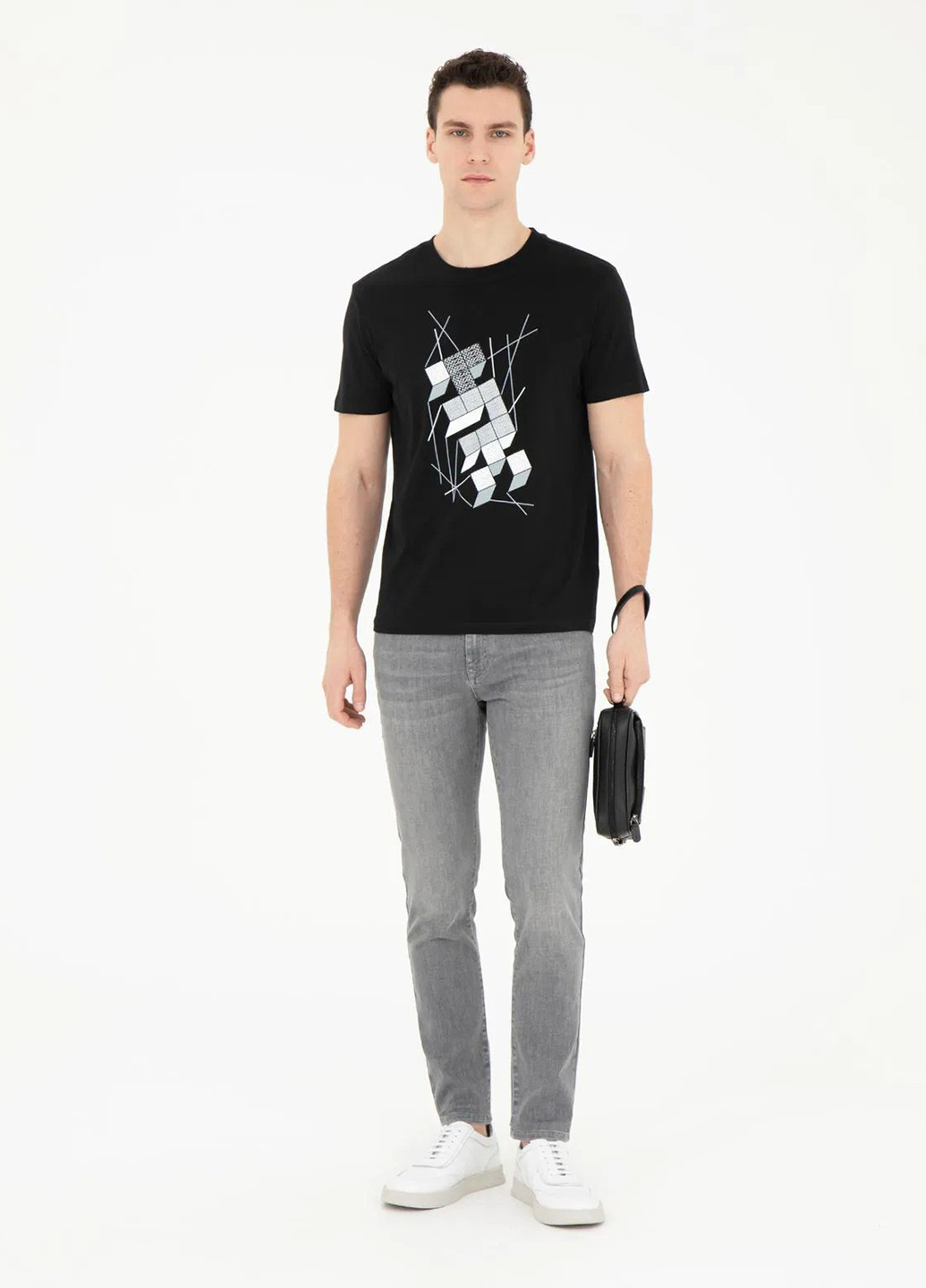 Черная футболка Pierre Cardin