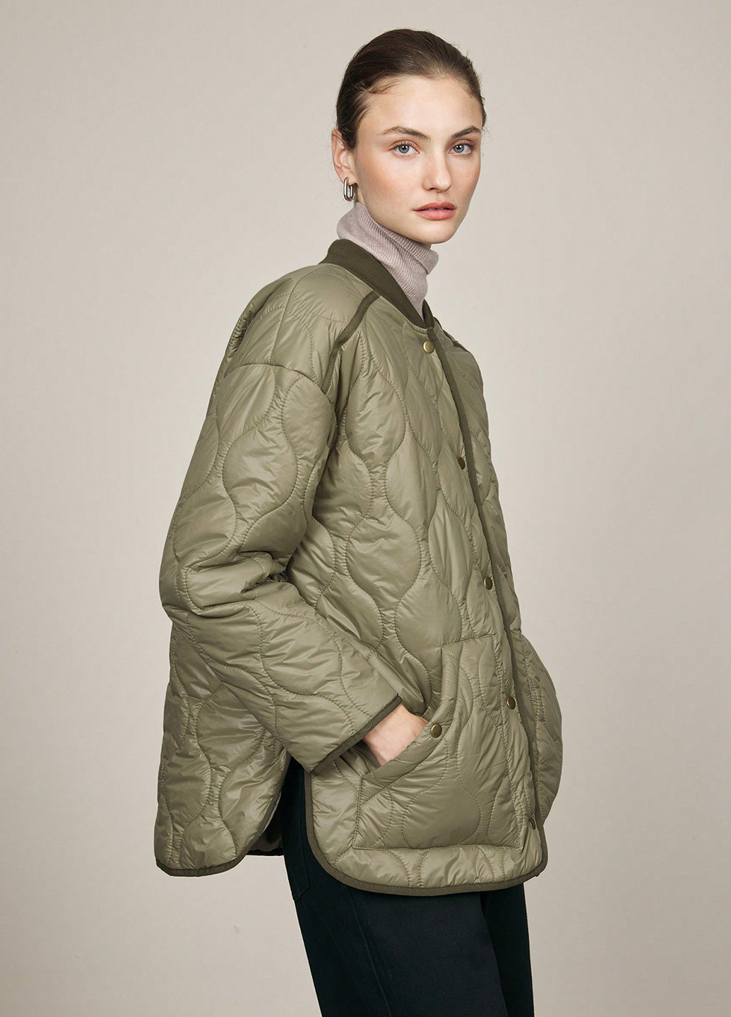 Оливкова демісезонна куртка куртка-лайнер SHEIN