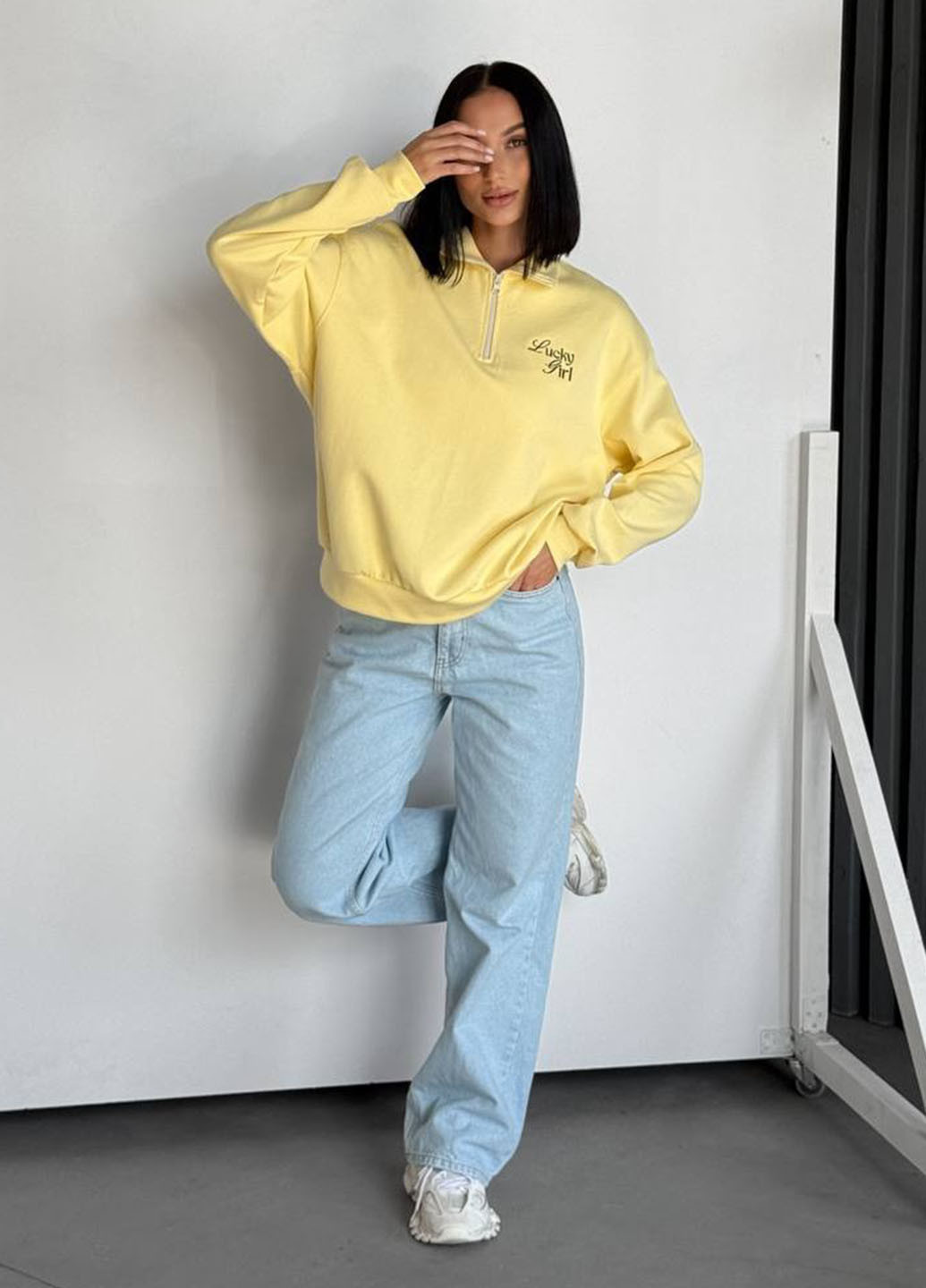 Желтый свитшот однотонный вышивка (362121192)