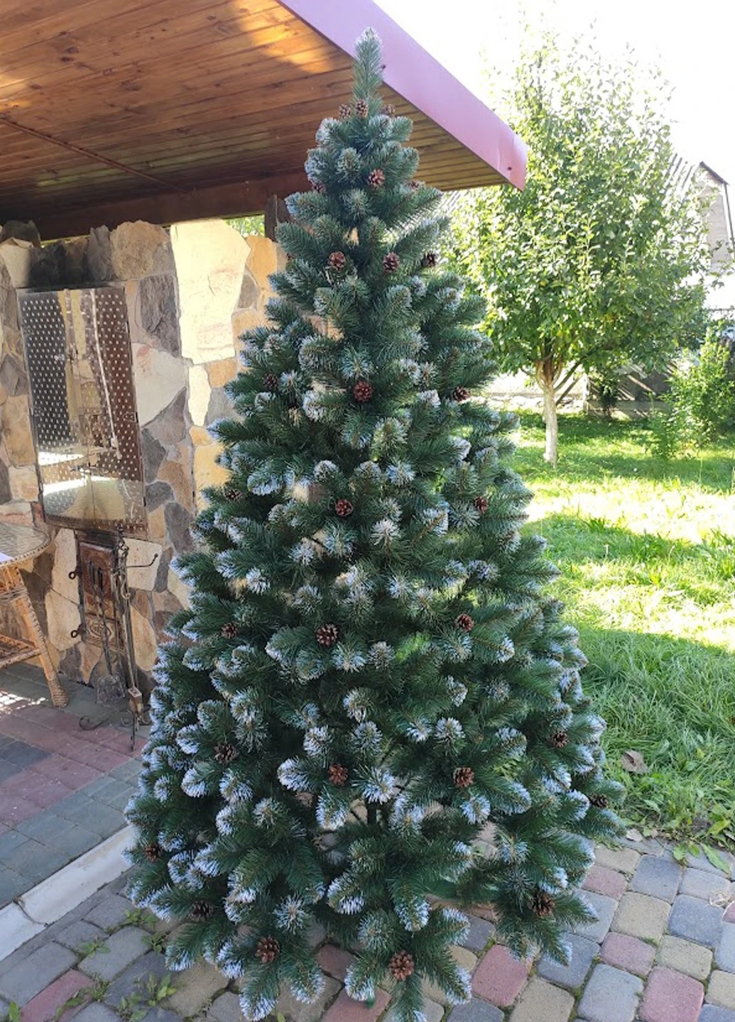 Новорічна ялинка з шишками Елітна зелена засніжені гілочки 150 см HouseWood (256020521)