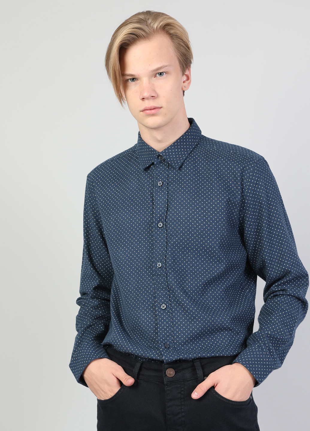 Темно-синяя кэжуал рубашка в горошек Colin's с длинным рукавом