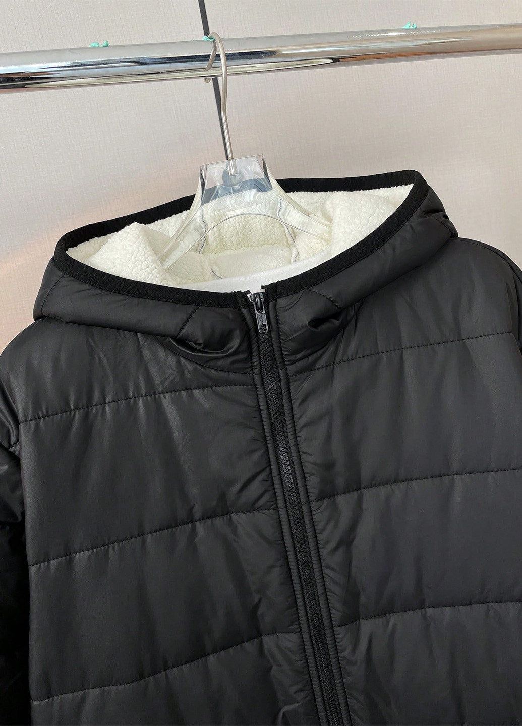 Черная демисезонная куртка SHEIN