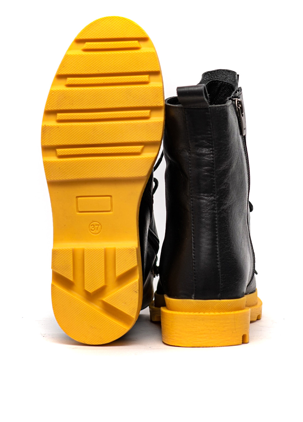 Осенние ботинки чопперы Molly Bessa с логотипом