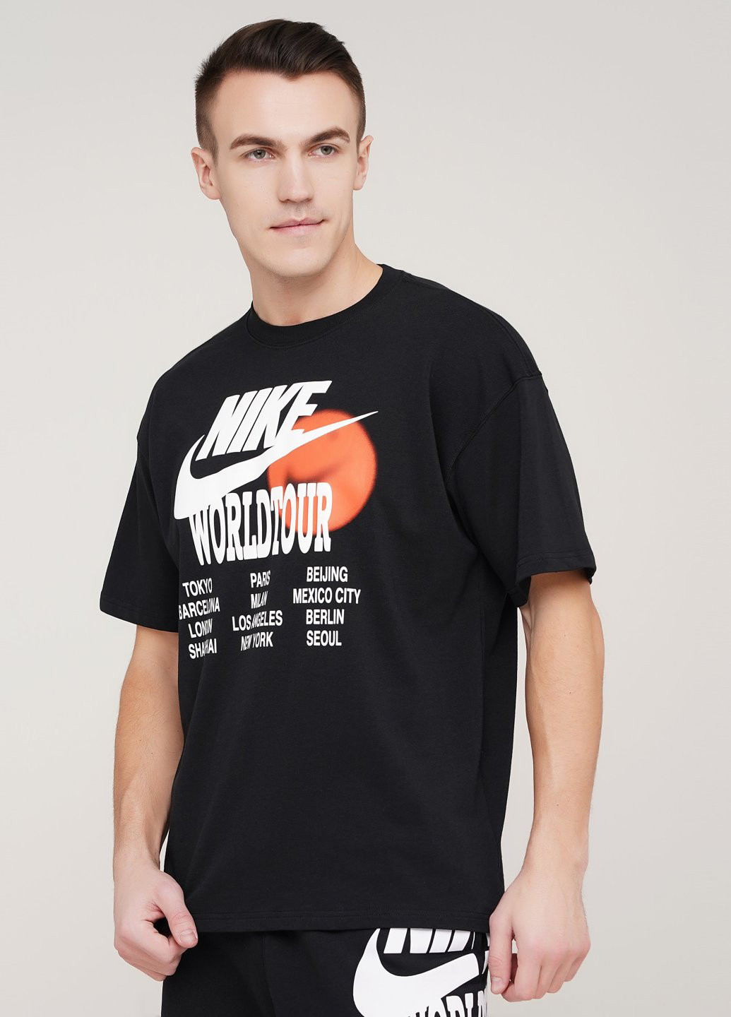 Черная футболка Nike M Nsw Tee World Tour