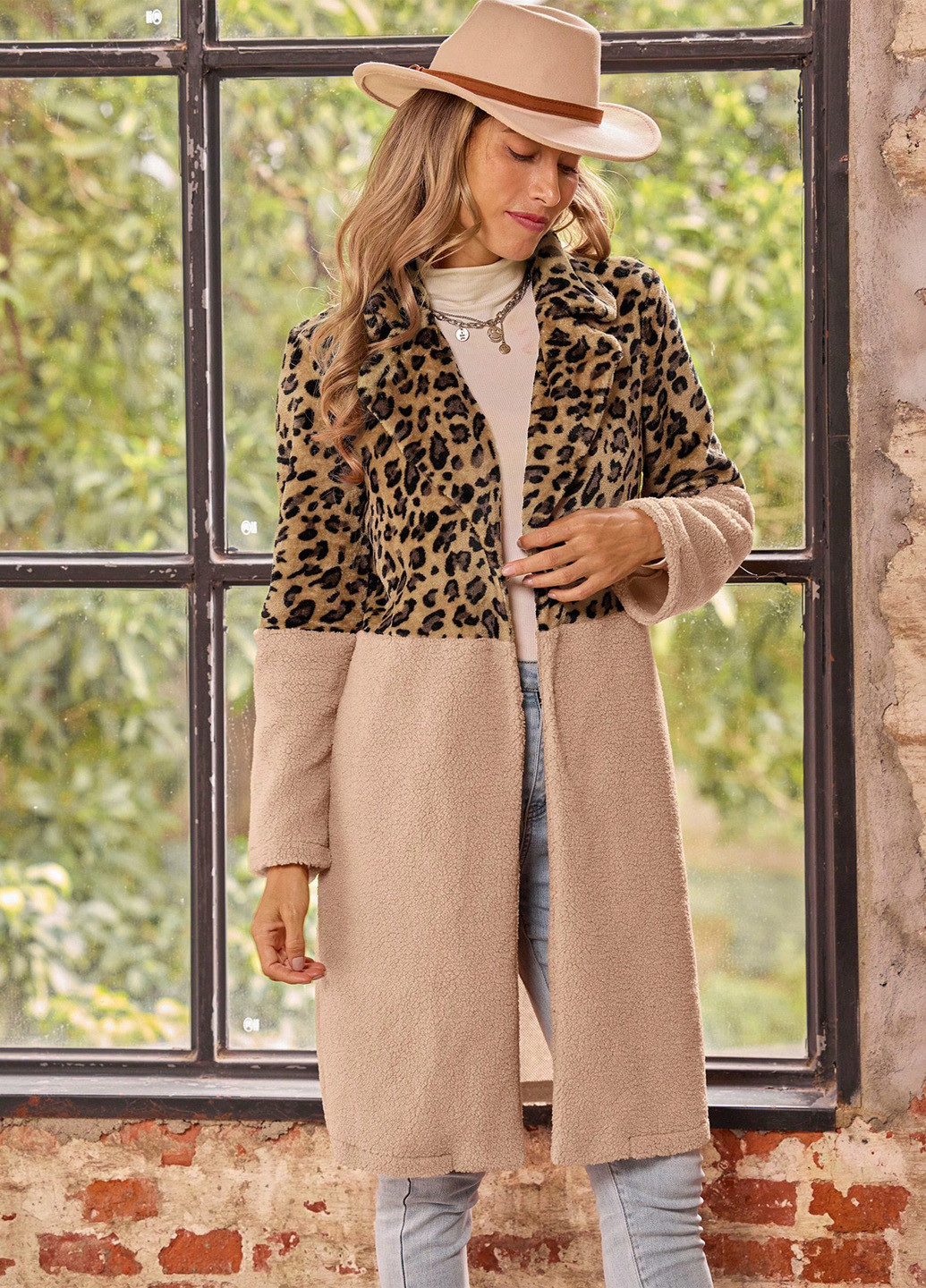 Бежеве зимнє Пальто однобортне SHEIN