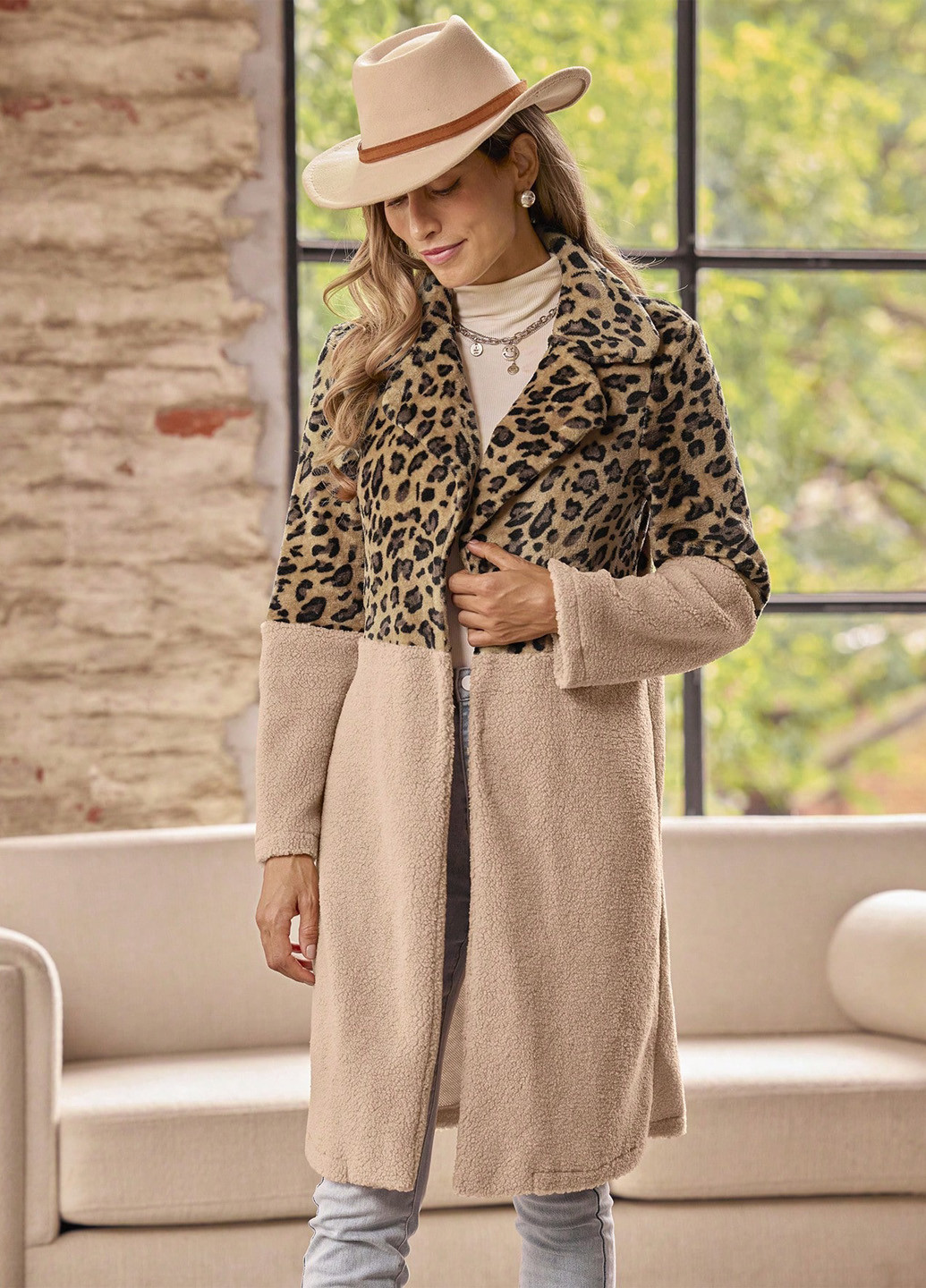 Бежеве зимнє Пальто однобортне SHEIN