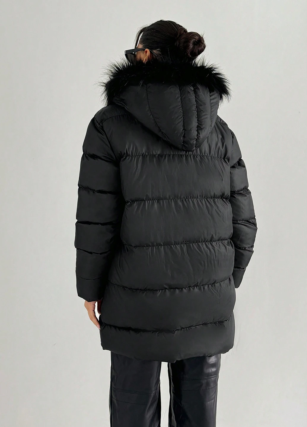 Чорна зимня куртка SHEIN