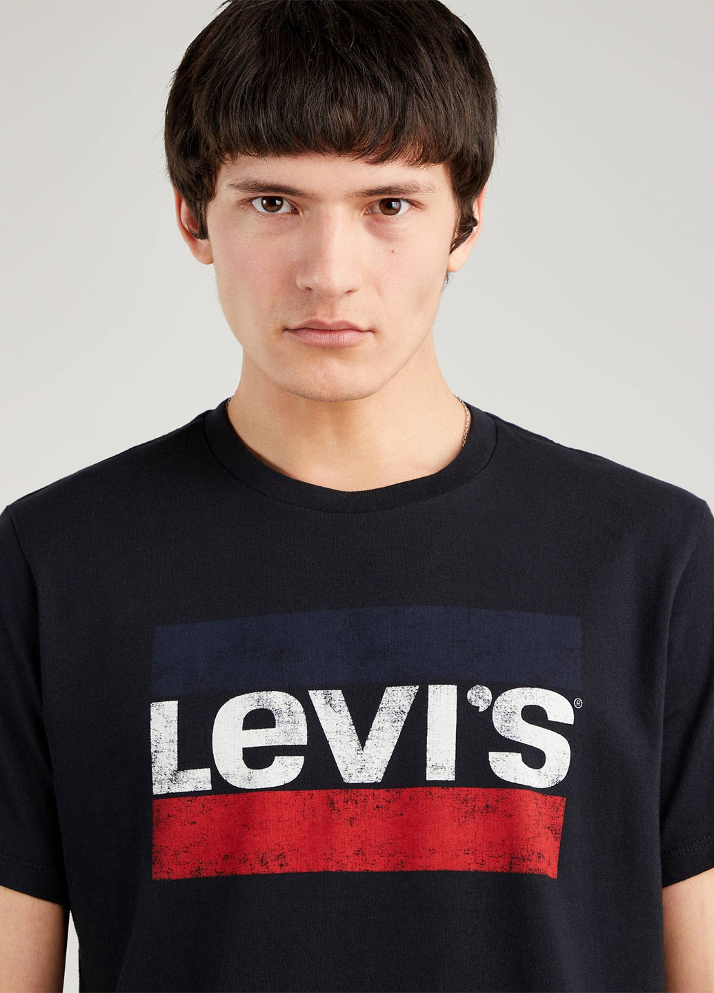 Черная футболка Levi's