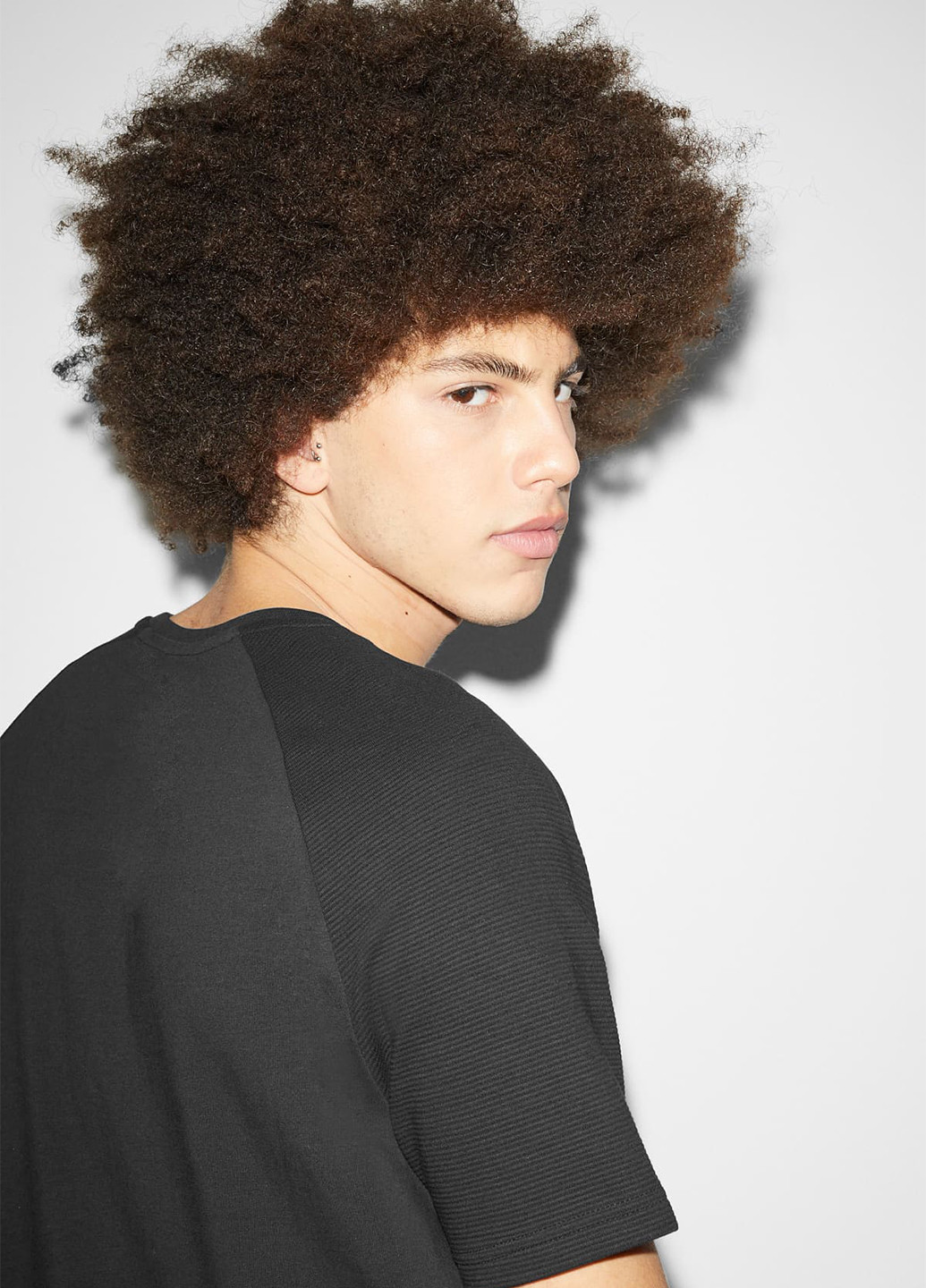 Чорна футболка C&A