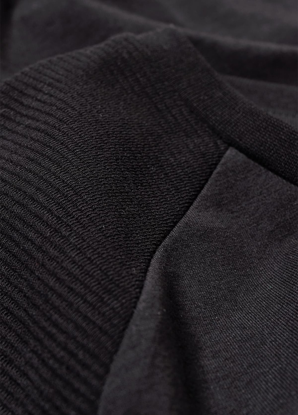 Чорна футболка C&A