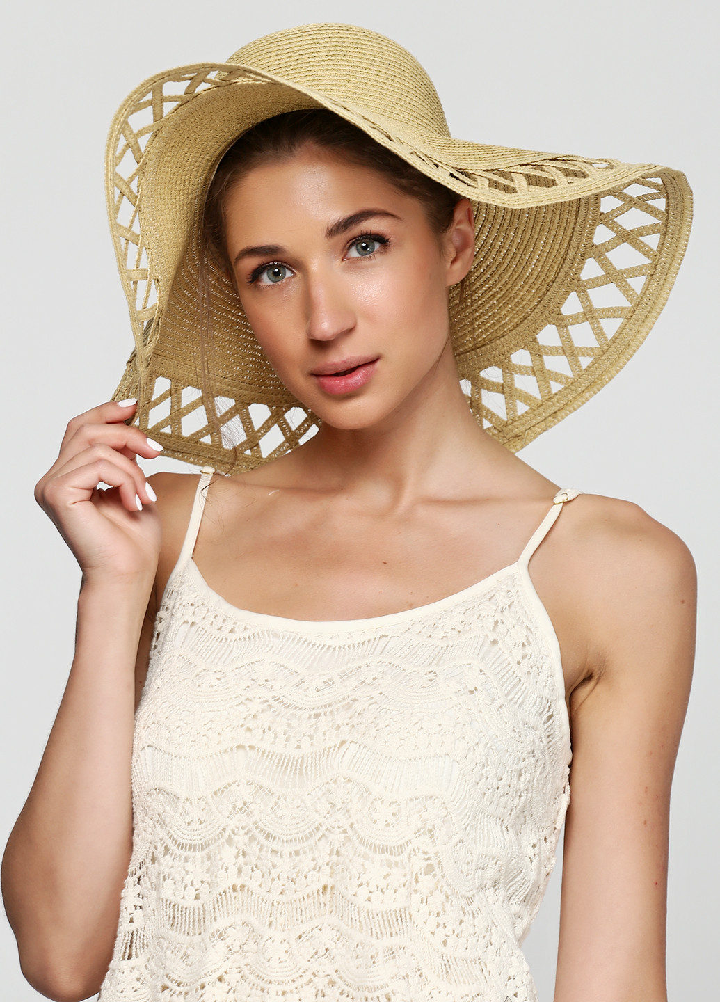 Шляпа Francesca's однотонная молочная пляжная