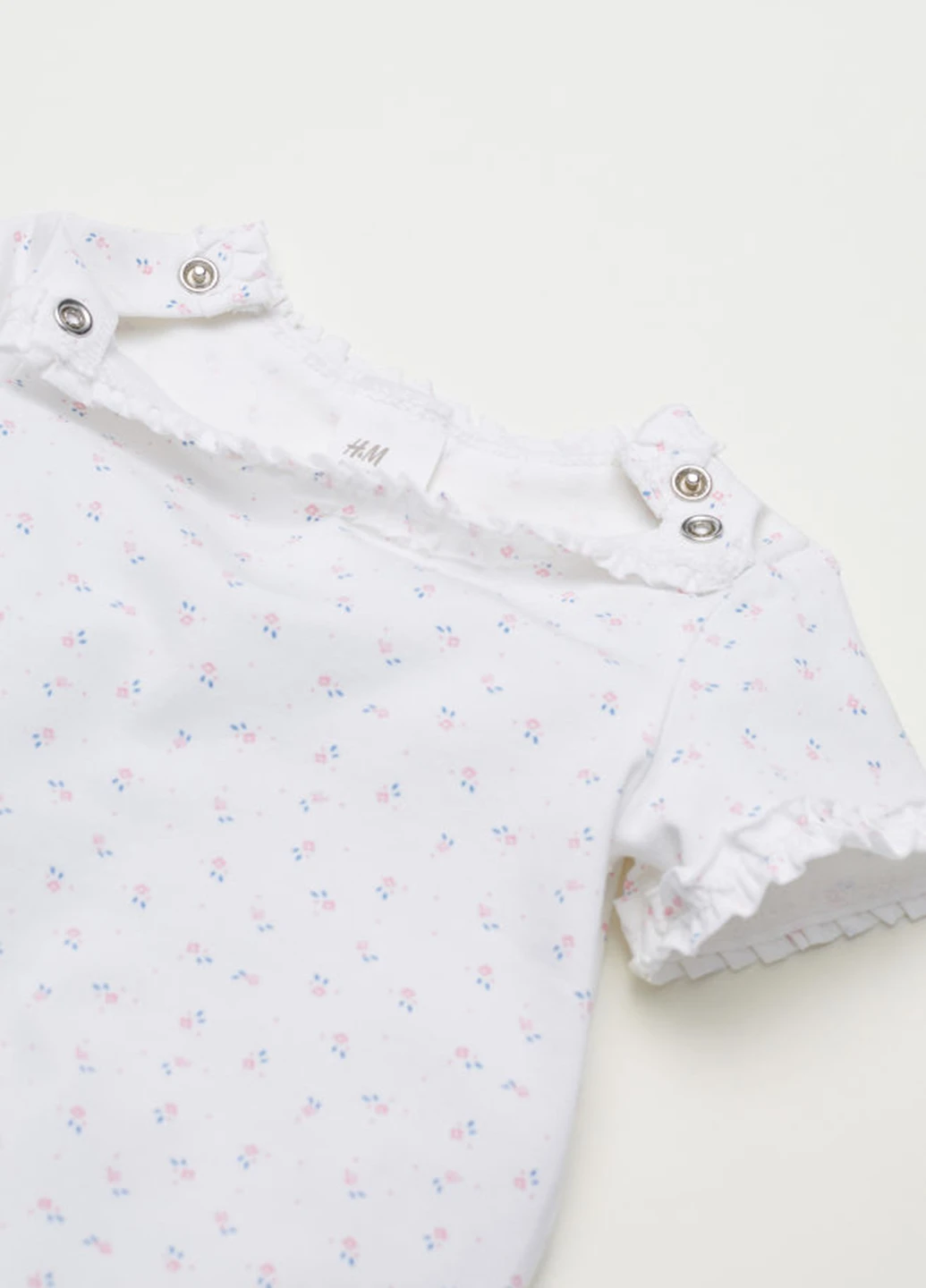 Розовый демисезонный комплект (боди, шорты) H&M